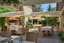 Villa Estera - Hotel & Restauracja