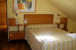 HOSTAL LA CHATA Y CASA RURAL LA CHATA