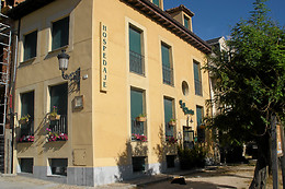 HOSTAL LA CHATA Y CASA RURAL LA CHATA