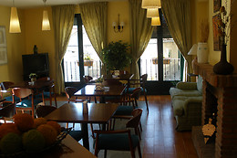 HOSTAL LA CHATA Y CASA RURAL LA CHATA
