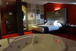 HOTEL COSTA ESMERALDA SUITES