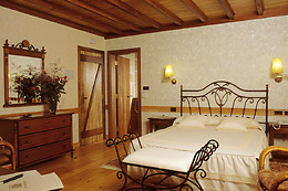 A CASA ANTIGA DO MONTE