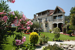 A CASA ANTIGA DO MONTE