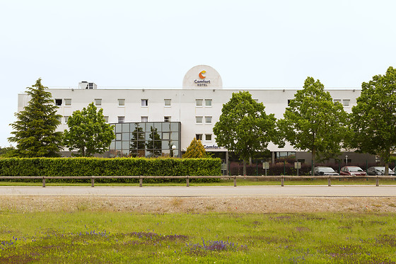Comfort Hotel Aeroport Lyon St Exupery - photo 0