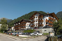 Family Hotel La Perla