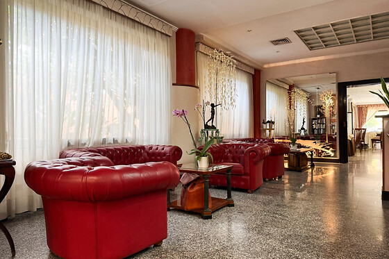 Astor Hotel - photo 2