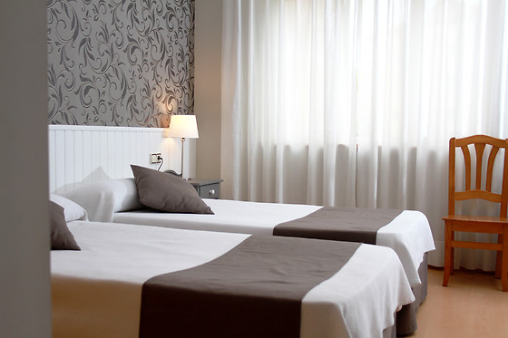 HOTEL ISABEL DE SEGURA - photo 1